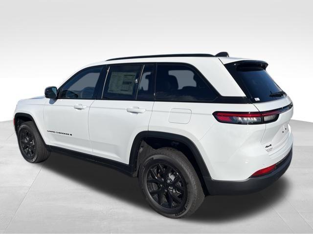 new 2025 Jeep Grand Cherokee car, priced at $38,935