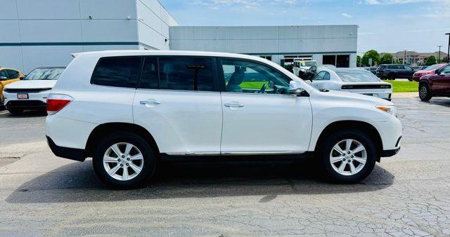used 2013 Toyota Highlander car, priced at $6,900