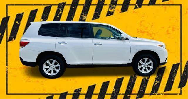 used 2013 Toyota Highlander car, priced at $5,995