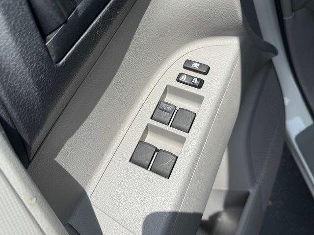 used 2013 Toyota Highlander car, priced at $6,900