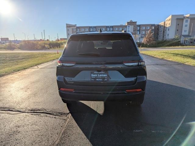 new 2024 Jeep Grand Cherokee car, priced at $40,670