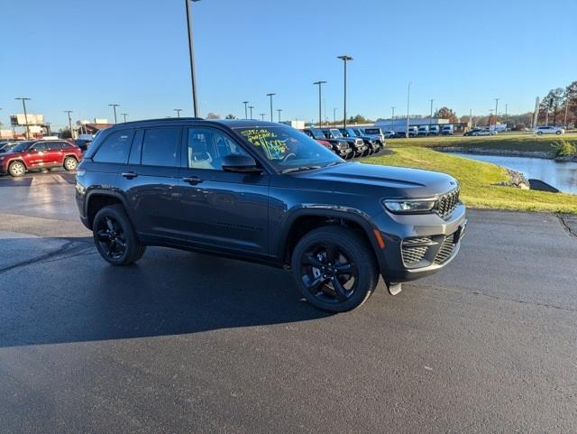 new 2024 Jeep Grand Cherokee car, priced at $40,670