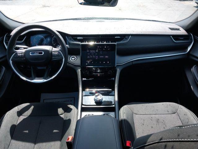 new 2025 Jeep Grand Cherokee L car, priced at $39,575
