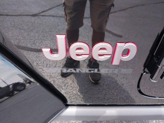 new 2025 Jeep Wrangler car, priced at $59,590