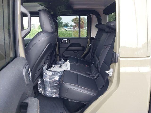 new 2025 Jeep Gladiator car, priced at $41,685