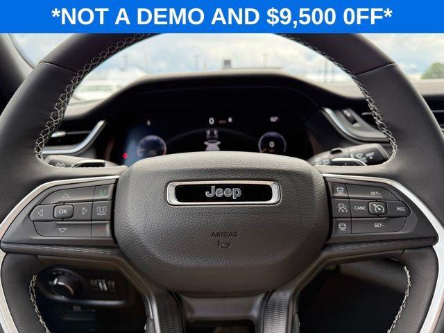new 2025 Jeep Grand Cherokee car, priced at $37,025