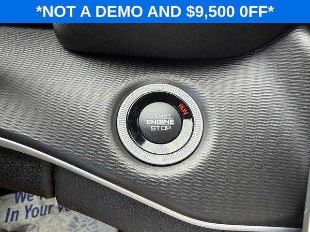 new 2025 Jeep Grand Cherokee car, priced at $37,025