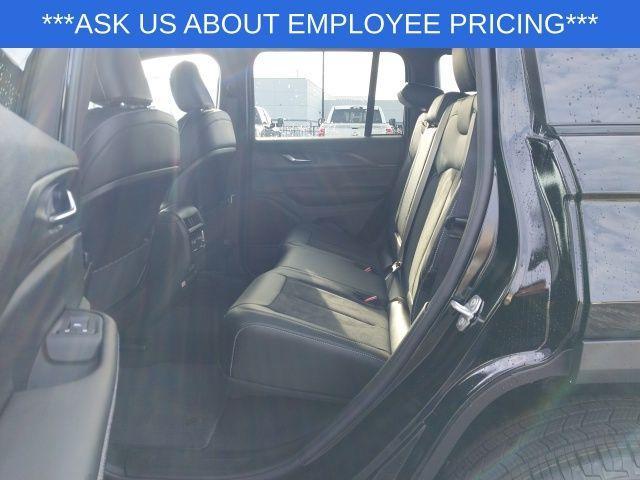 new 2025 Jeep Grand Cherokee car, priced at $39,917