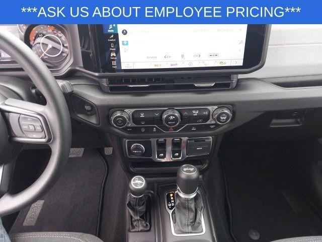 new 2025 Jeep Wrangler car, priced at $34,780
