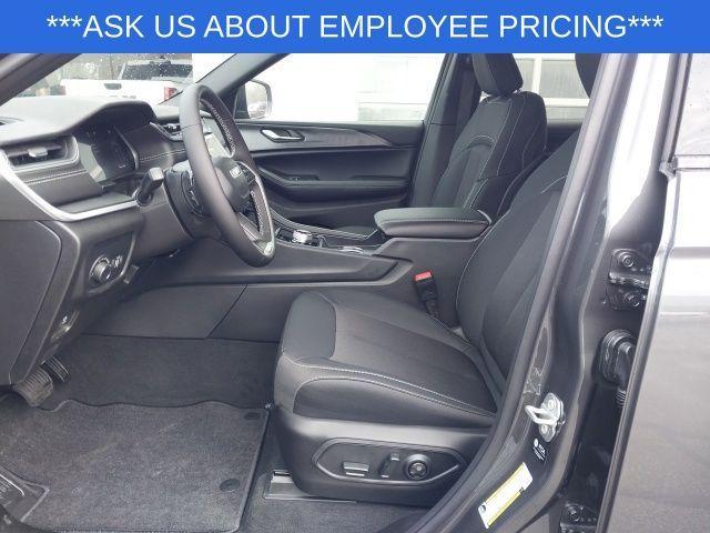new 2025 Jeep Grand Cherokee L car, priced at $39,220