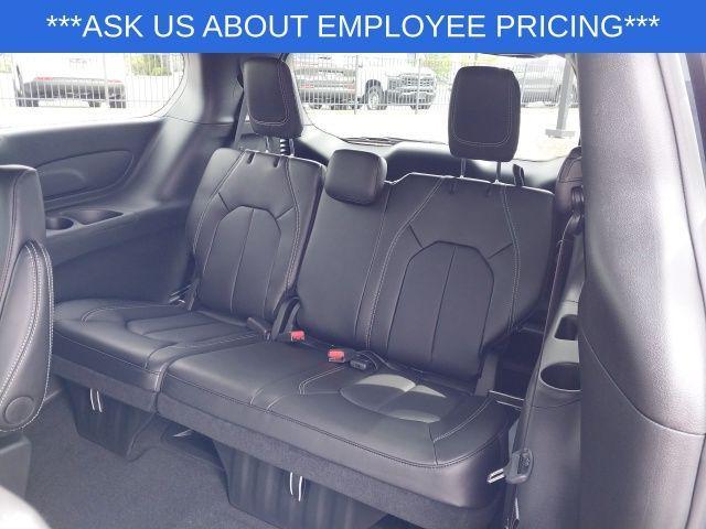 new 2025 Chrysler Pacifica car, priced at $39,940