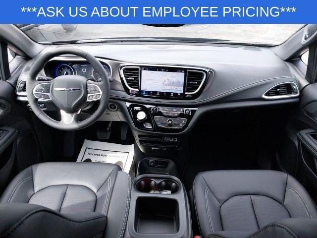 new 2025 Chrysler Pacifica car, priced at $39,940