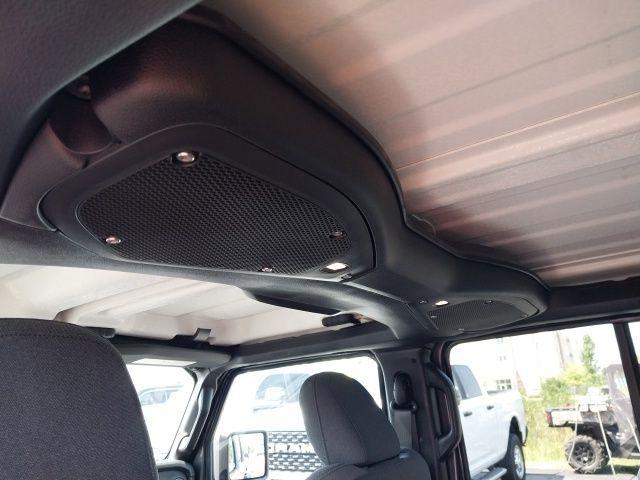 new 2025 Jeep Wrangler car, priced at $48,930