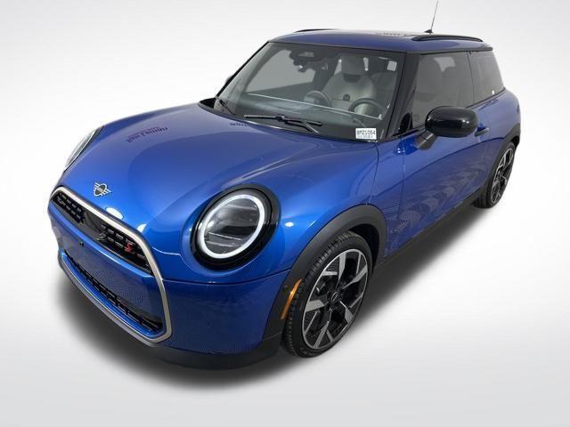 used 2025 MINI Hardtop car, priced at $29,995