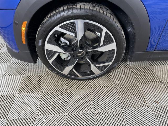 used 2025 MINI Hardtop car, priced at $29,995