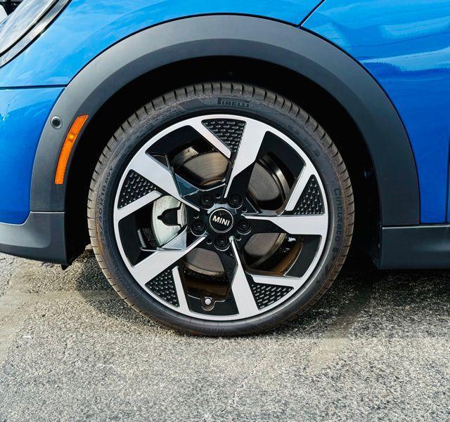 used 2025 MINI Hardtop car, priced at $29,995
