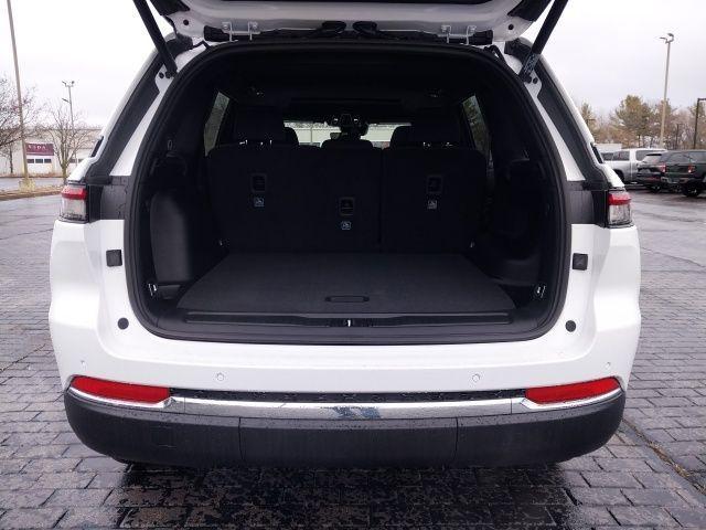 new 2025 Jeep Grand Cherokee car, priced at $35,875