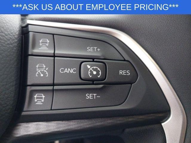 new 2025 Jeep Grand Cherokee car, priced at $39,875