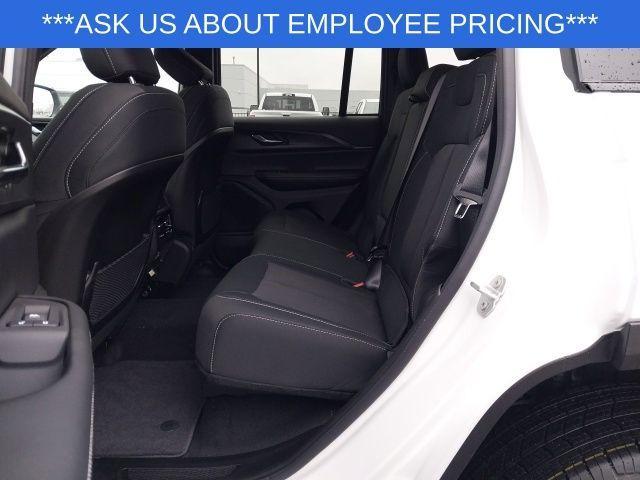 new 2025 Jeep Grand Cherokee car, priced at $39,875