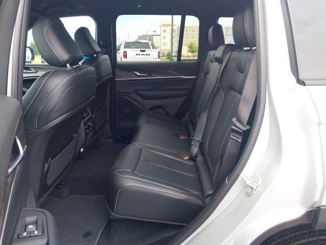 new 2025 Jeep Grand Cherokee car, priced at $40,495