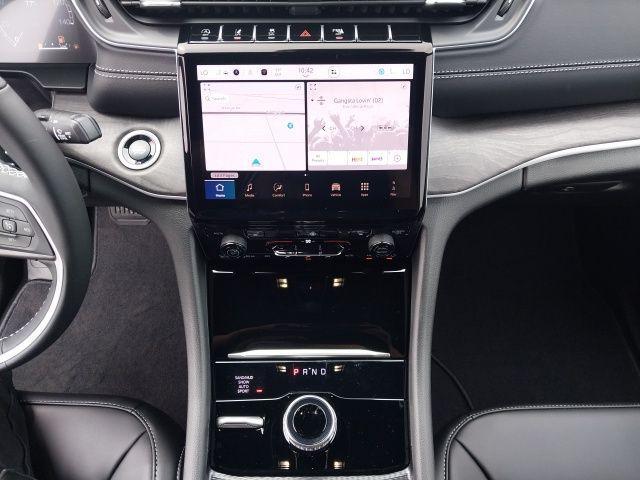 new 2025 Jeep Grand Cherokee car, priced at $40,495