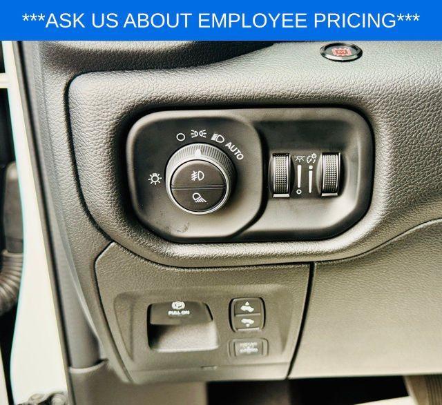 new 2025 Ram 1500 car, priced at $59,973