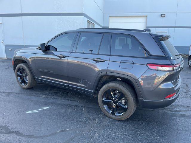 used 2023 Jeep Grand Cherokee car, priced at $32,995