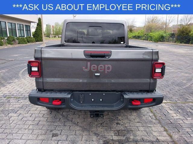 new 2025 Jeep Gladiator car, priced at $45,180