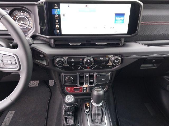 new 2025 Jeep Gladiator car, priced at $45,180