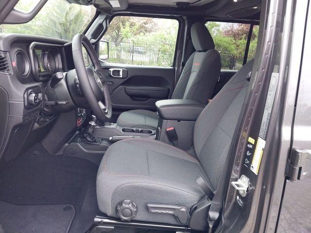 new 2025 Jeep Gladiator car, priced at $45,180