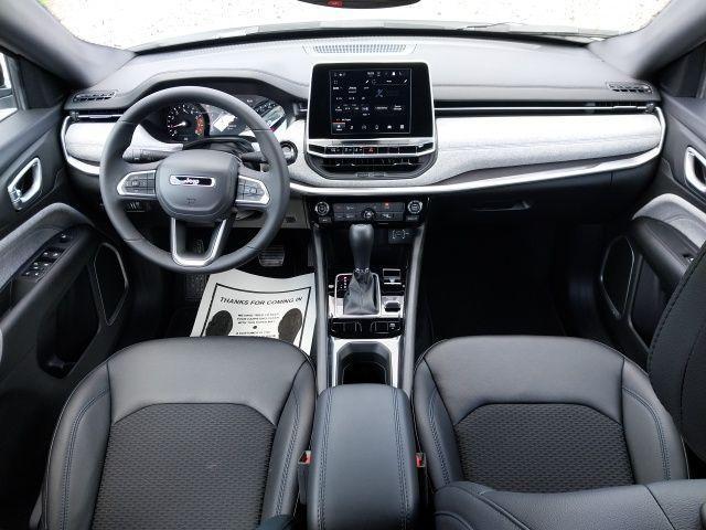 new 2025 Jeep Compass car, priced at $25,260