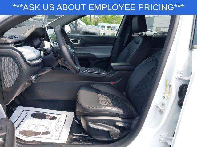 new 2025 Jeep Compass car, priced at $25,265