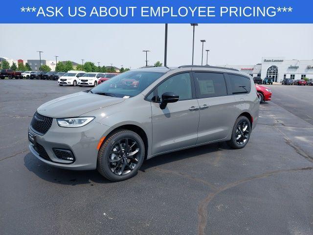 new 2025 Chrysler Pacifica car, priced at $49,055