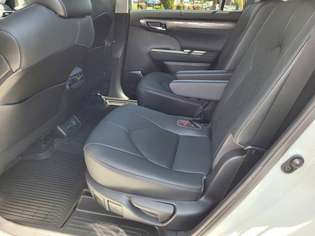 used 2021 Toyota Highlander car, priced at $40,800