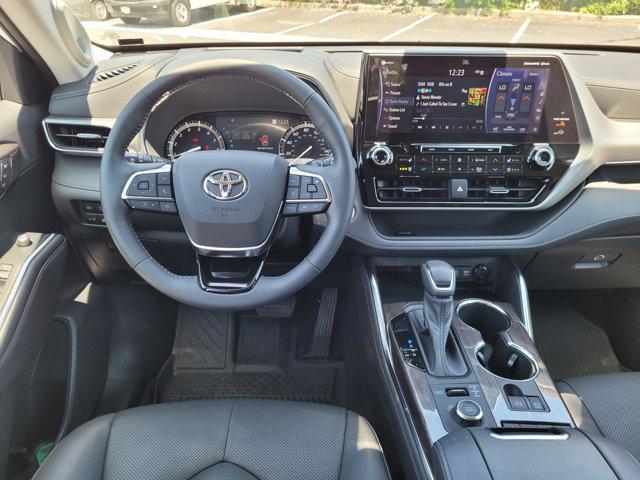 used 2021 Toyota Highlander car, priced at $40,800