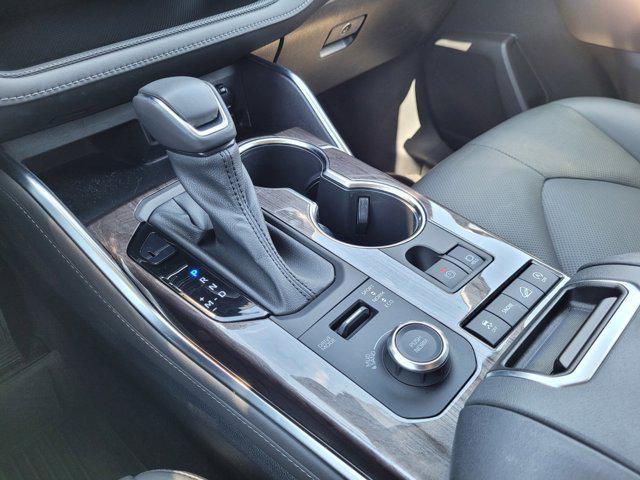 used 2021 Toyota Highlander car, priced at $40,800