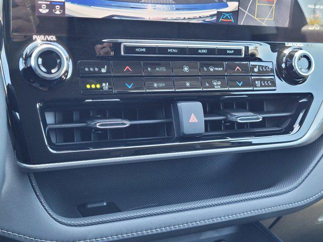 used 2021 Toyota Highlander car, priced at $40,800