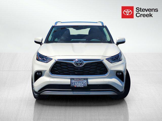 used 2021 Toyota Highlander car, priced at $40,800