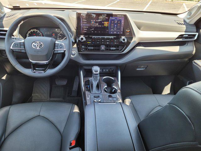 used 2021 Toyota Highlander car, priced at $40,800