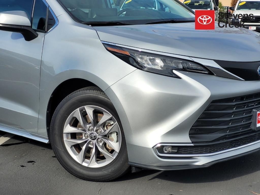 used 2024 Toyota Sienna car, priced at $48,900