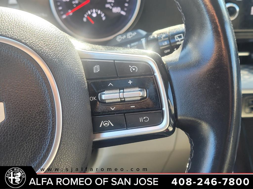 used 2022 Kia Carnival car, priced at $28,995