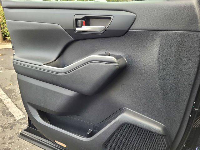 used 2024 Toyota Highlander car, priced at $42,900