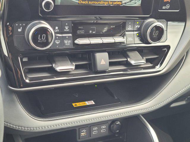 used 2024 Toyota Highlander car, priced at $45,900