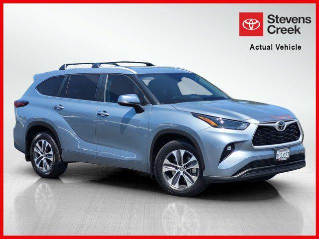 used 2024 Toyota Highlander car, priced at $46,900