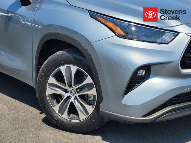 used 2024 Toyota Highlander car, priced at $46,900