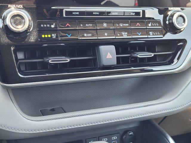 used 2022 Toyota Highlander car, priced at $46,900