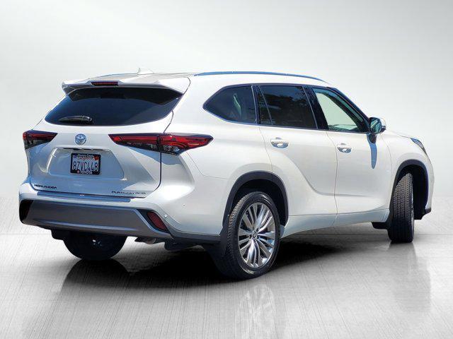 used 2022 Toyota Highlander car, priced at $46,900