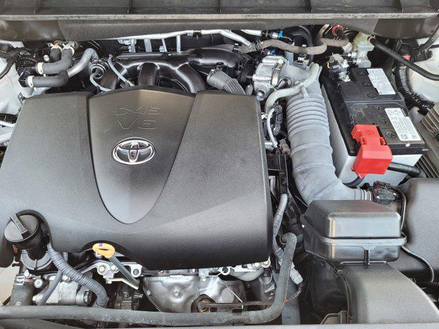 used 2022 Toyota Highlander car, priced at $46,900