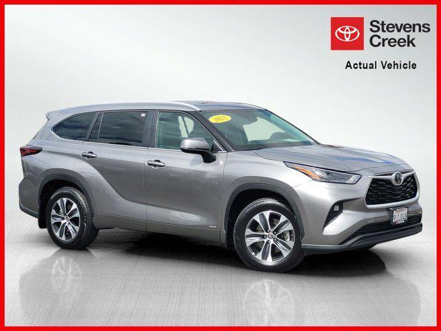 used 2025 Toyota Highlander Hybrid car, priced at $49,900