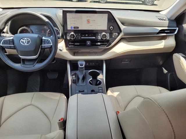 used 2023 Toyota Highlander Hybrid car, priced at $44,900
